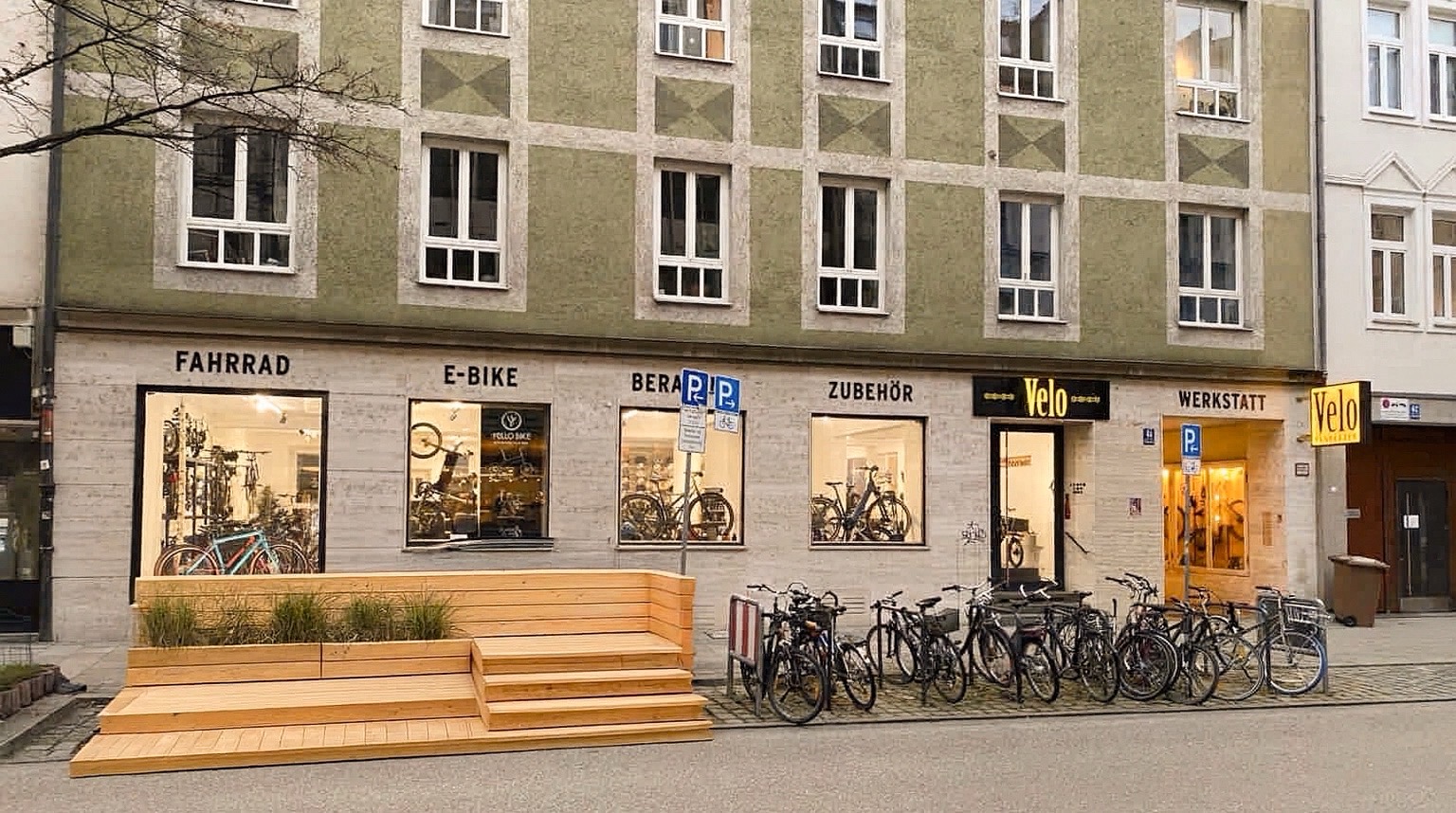 Weissenburger Straße 44 mit Parklet