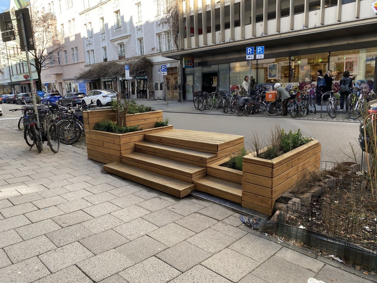 Weissenburger Straße 44 mit Parklet
