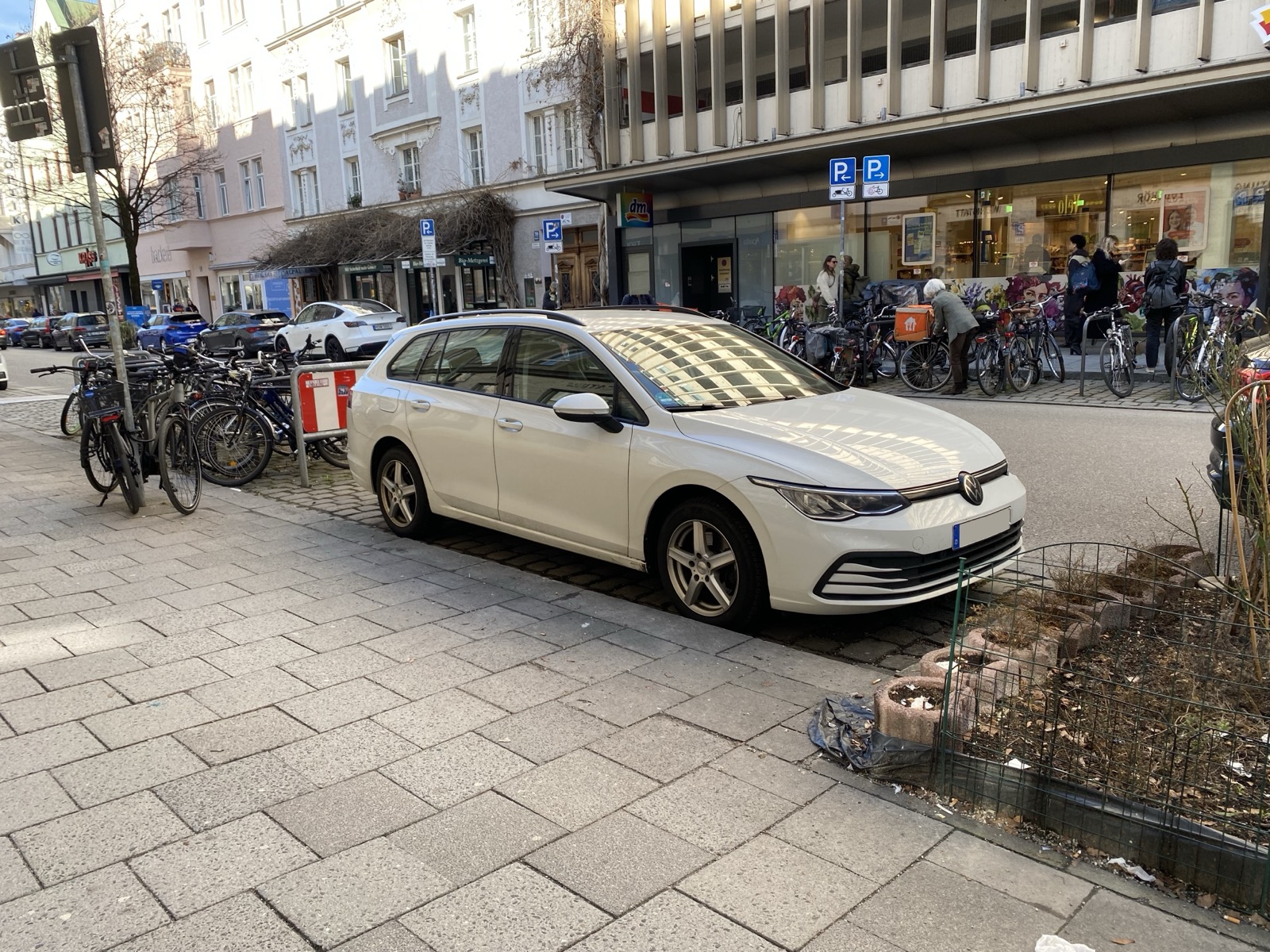 Weissenburger Straße 44 ohne Parklet